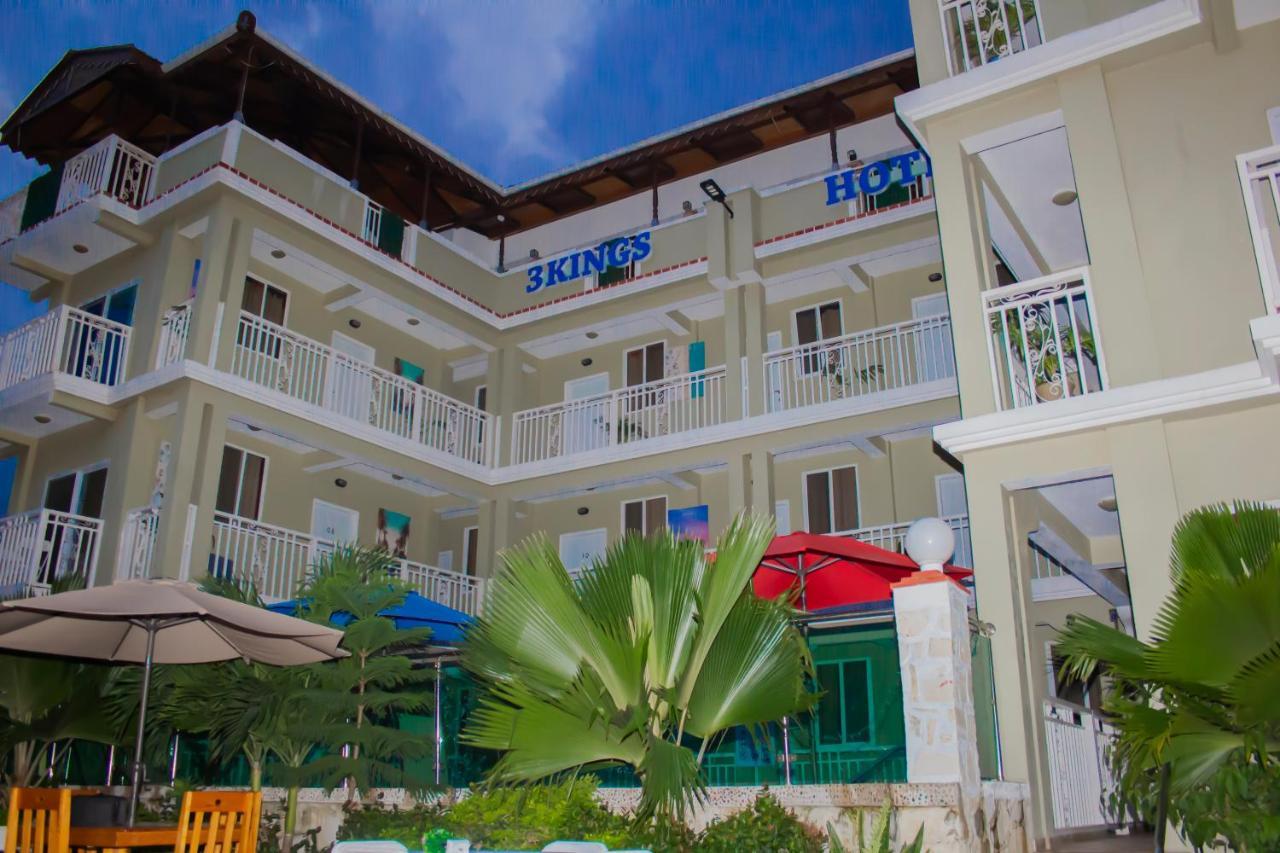 Three Kings Hotel Vertieres Bagian luar foto