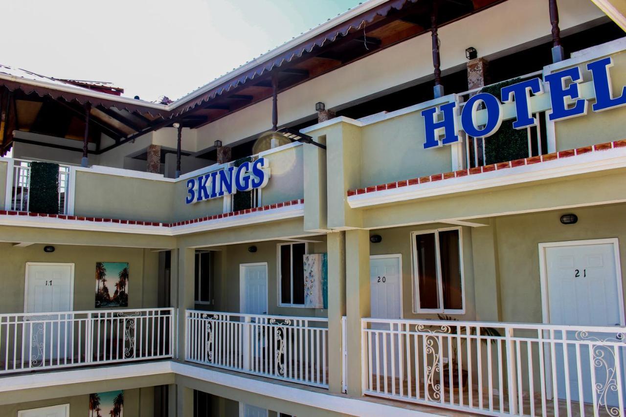 Three Kings Hotel Vertieres Bagian luar foto