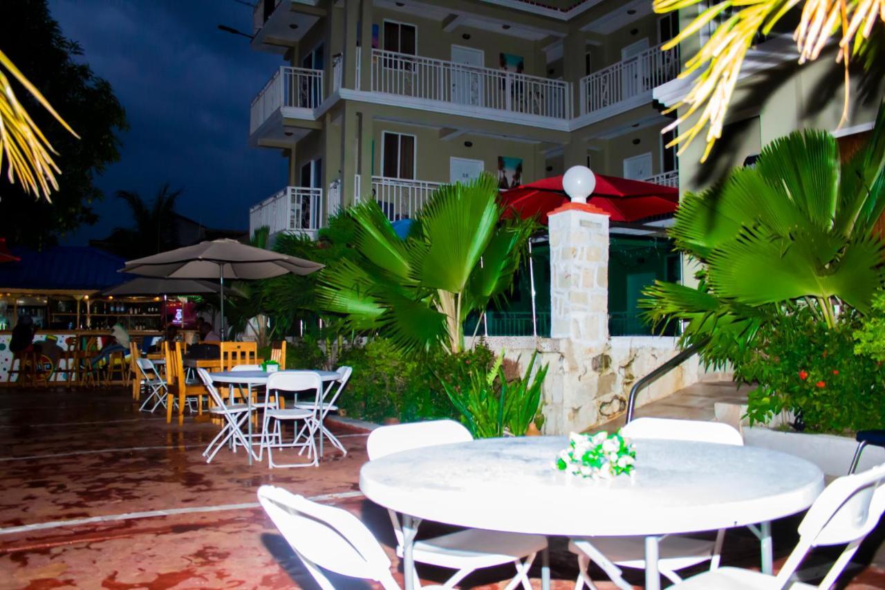 Three Kings Hotel Vertieres Bagian luar foto