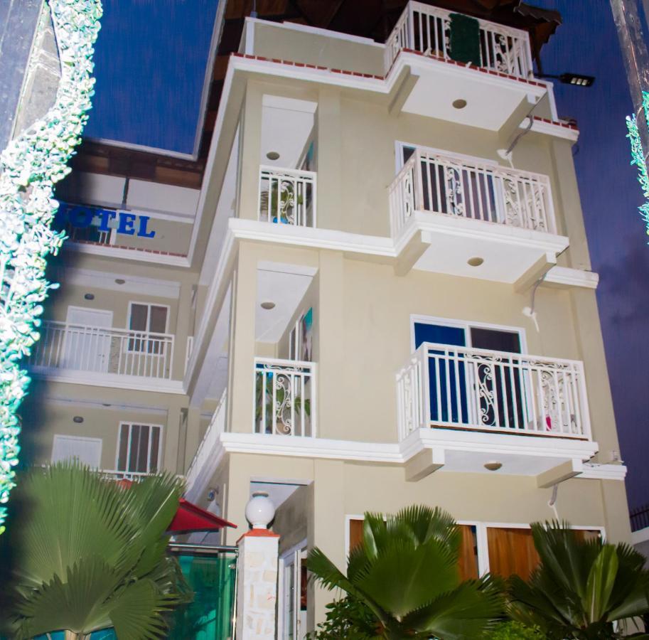 Three Kings Hotel Vertieres Bagian luar foto