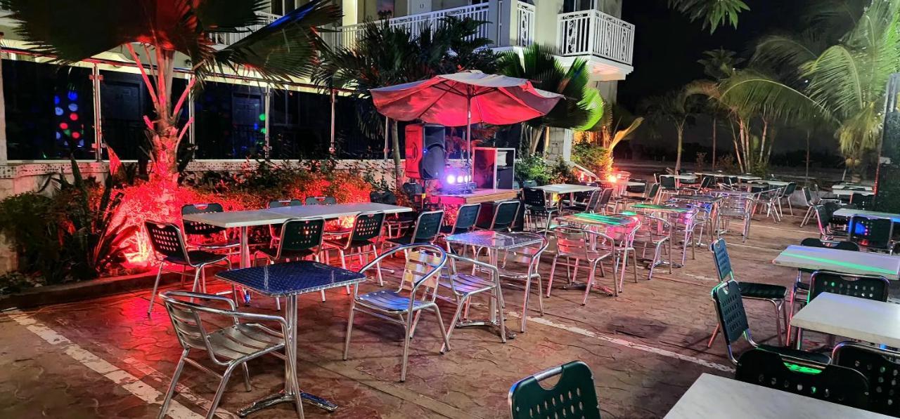 Three Kings Hotel Vertieres Bagian luar foto