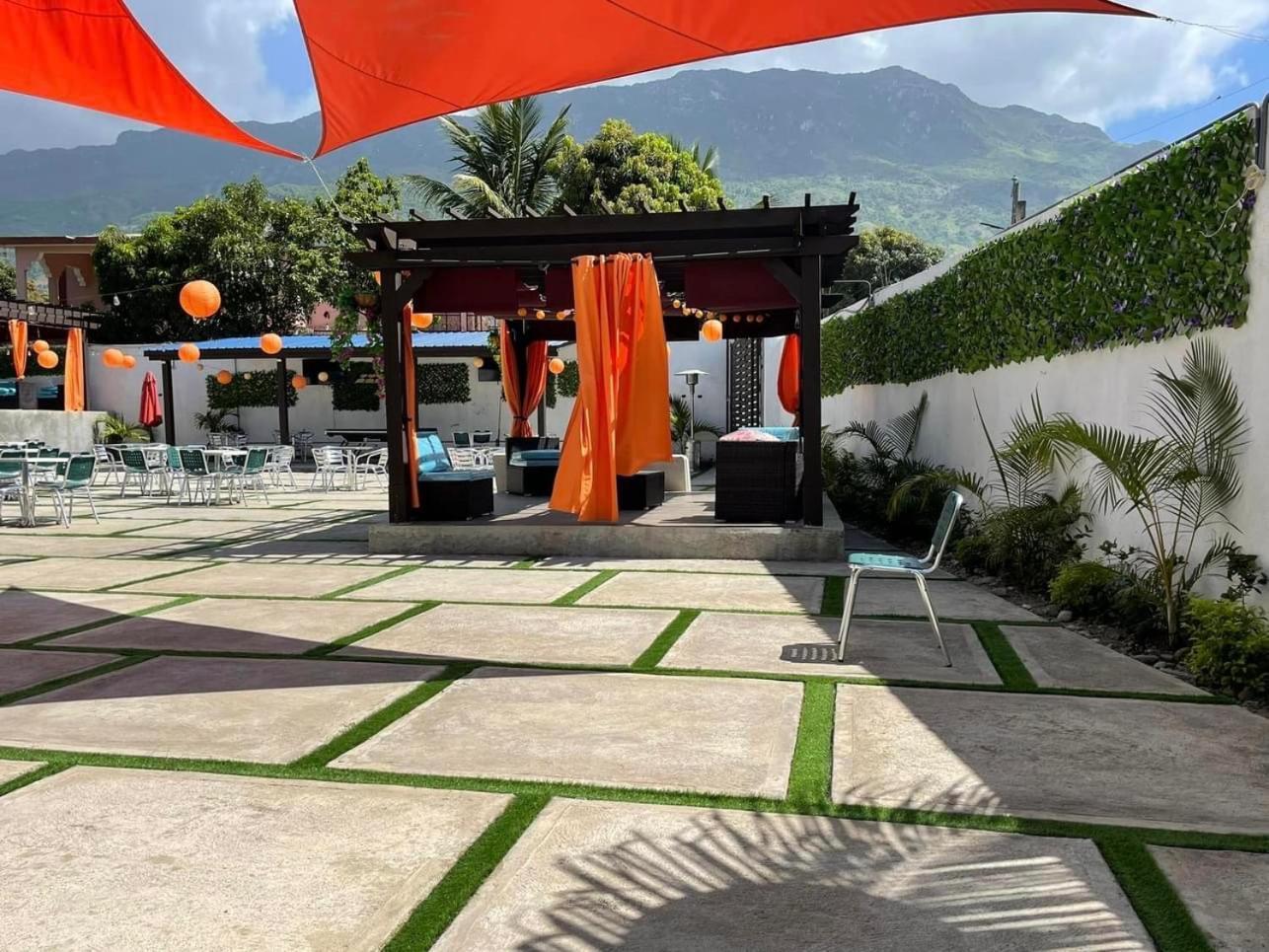 Three Kings Hotel Vertieres Bagian luar foto