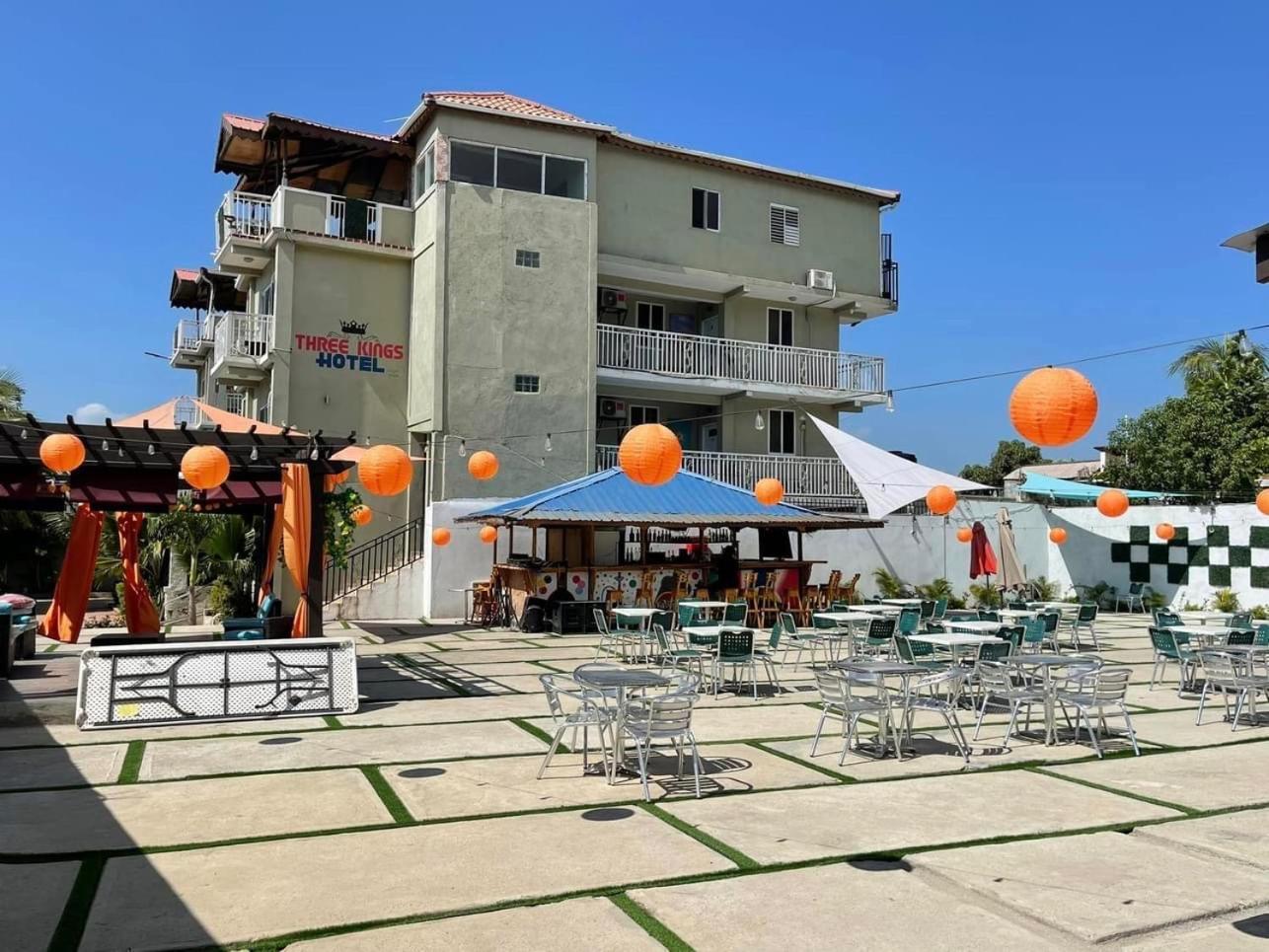 Three Kings Hotel Vertieres Bagian luar foto