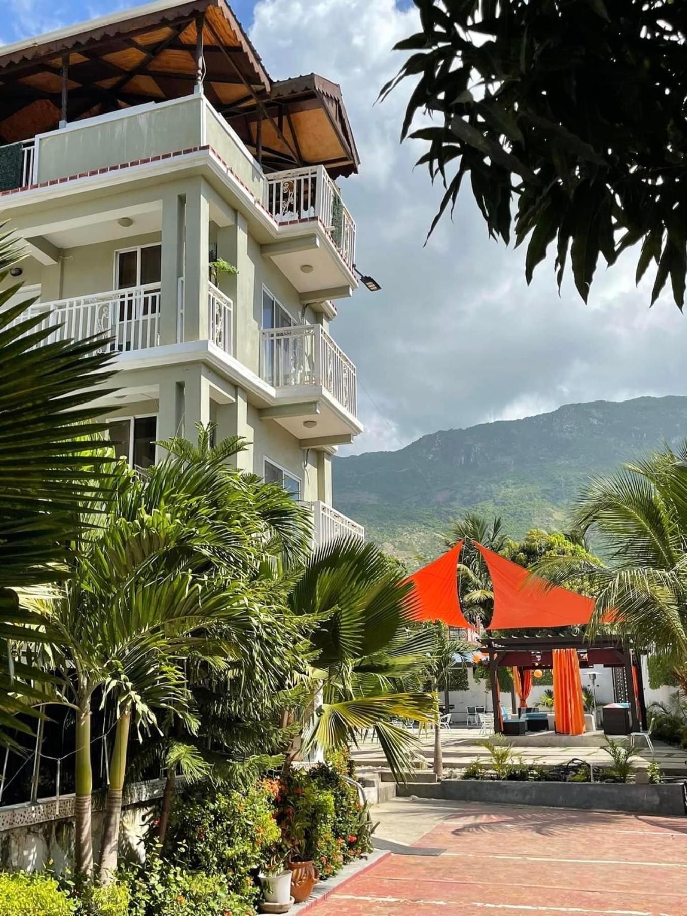 Three Kings Hotel Vertieres Bagian luar foto
