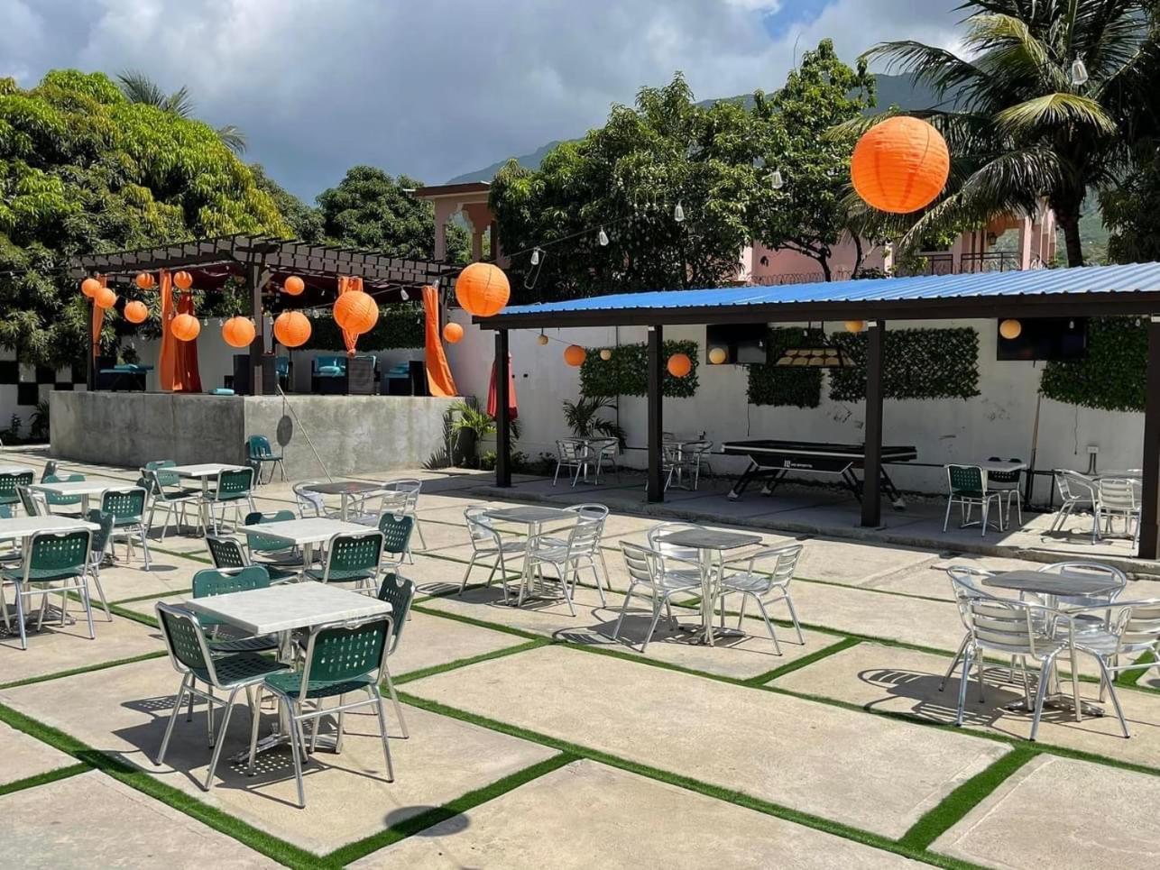 Three Kings Hotel Vertieres Bagian luar foto